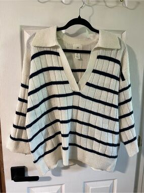 H&M Cream and Navy Striped V-Neck Polo Sweater - Size Small